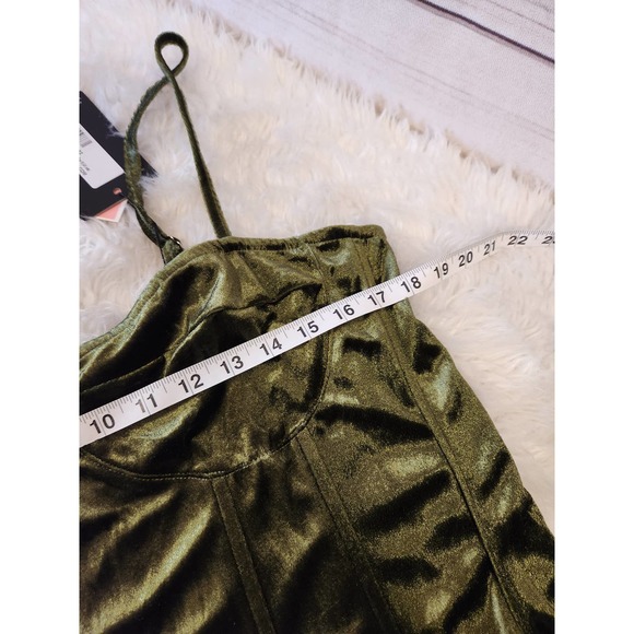 PrettyLittleThing Womens Green Spaghetti Velvet Sleeveless Crop Top Size 14 NWT - Picture 6 of 7